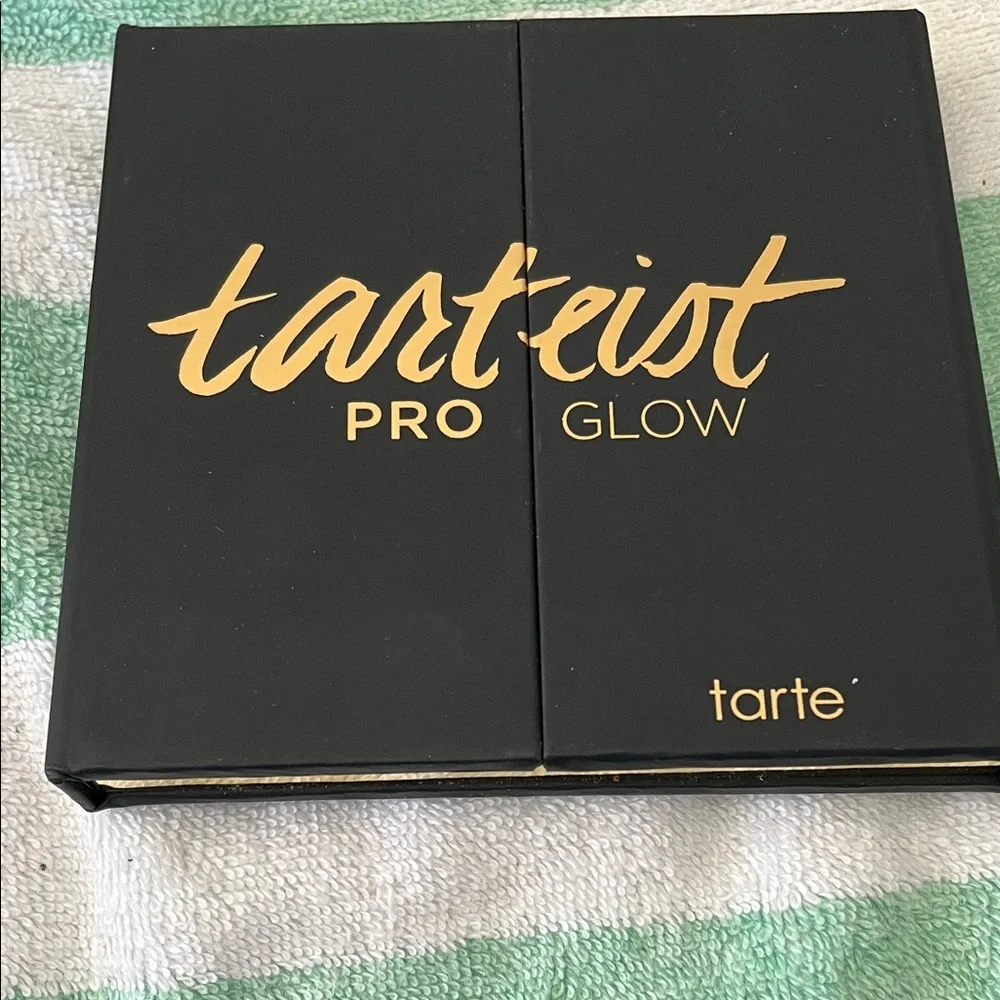 Tarte Tarteist Pro Glow Black and Gold Palette - Picture 1 of 2